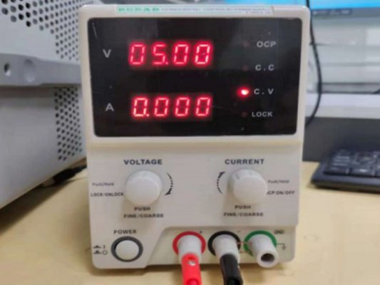 電源